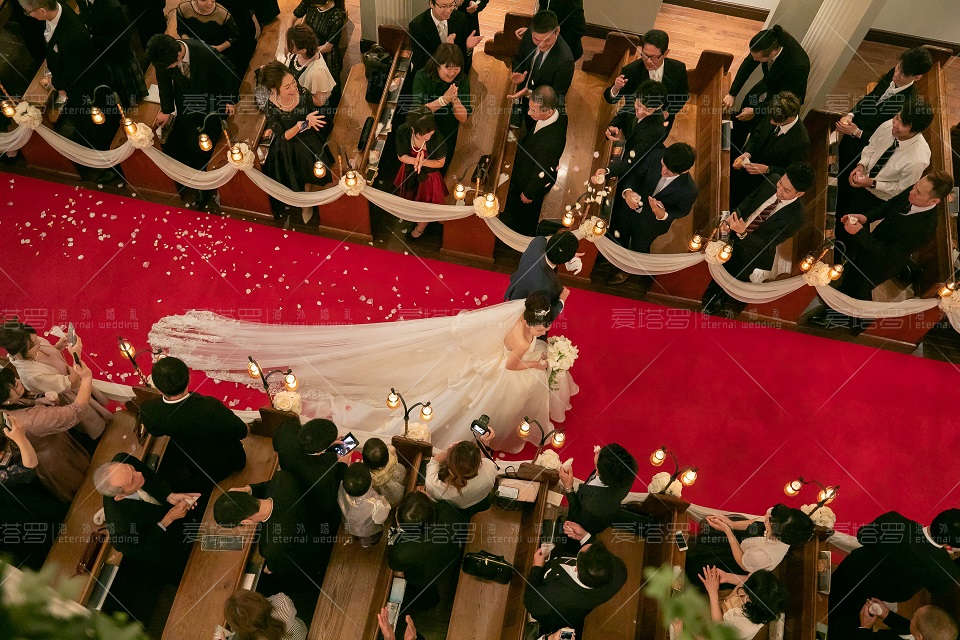 2F 紅毯.jpg
